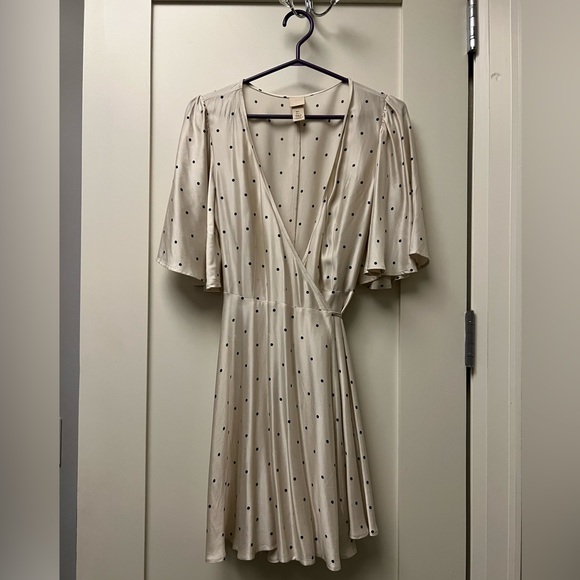 H&M satin-like polka dot wrap dress - Picture 2 of 6